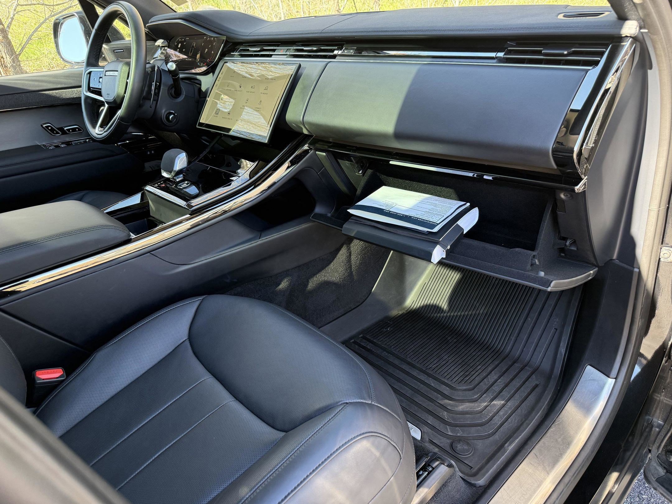 Certified 2024 Land Rover Range Rover Sport SE image 40