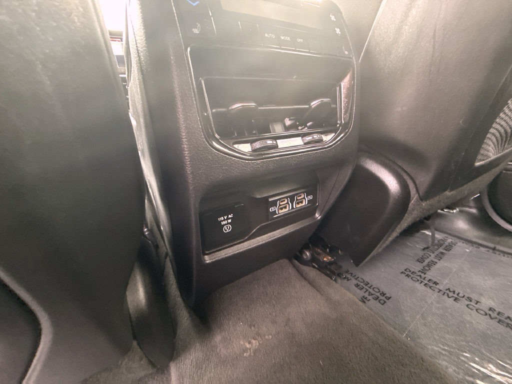 Used 2022 Jeep Grand Cherokee L Limited AWD/4WD image 15