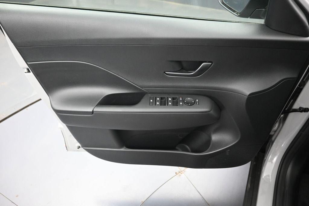 New 2027 Hyundai Kona SE FWD image 24