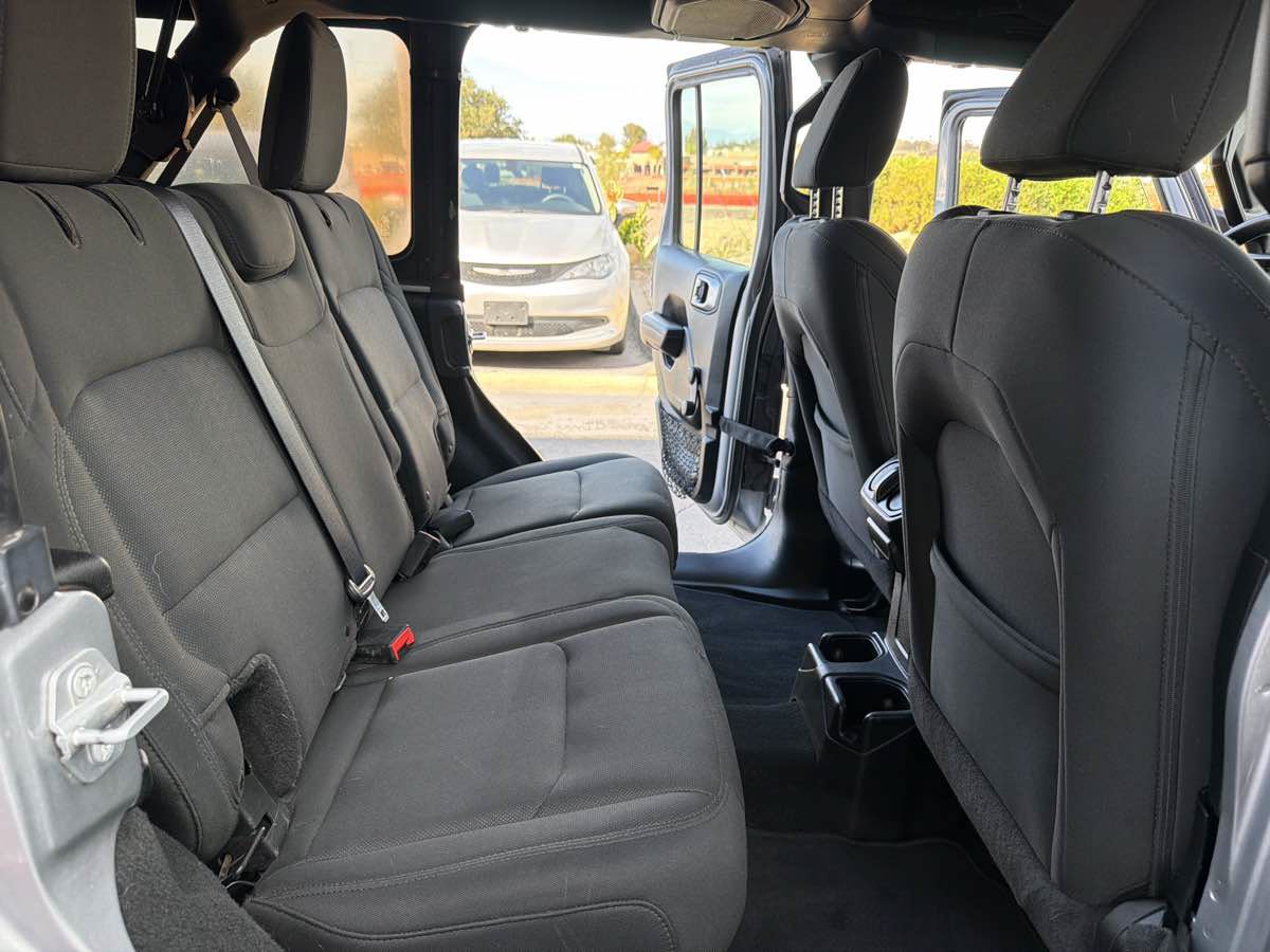 Used 2018 Jeep Wrangler Unlimited Sport AWD/4WD image 20