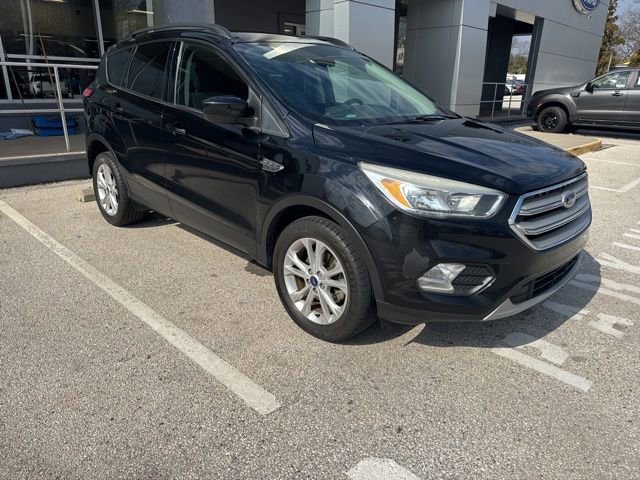 Certified 2018 Ford Escape SE w/ SE Sync 3 Package image 1