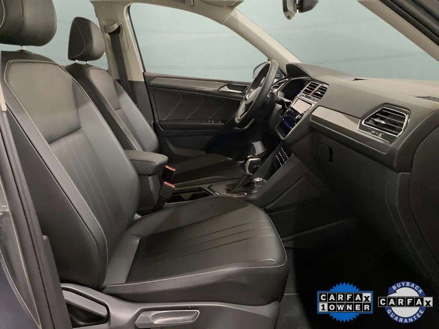 Used 2023 Volkswagen Tiguan SE w/ Panoramic Sunroof Package image 25