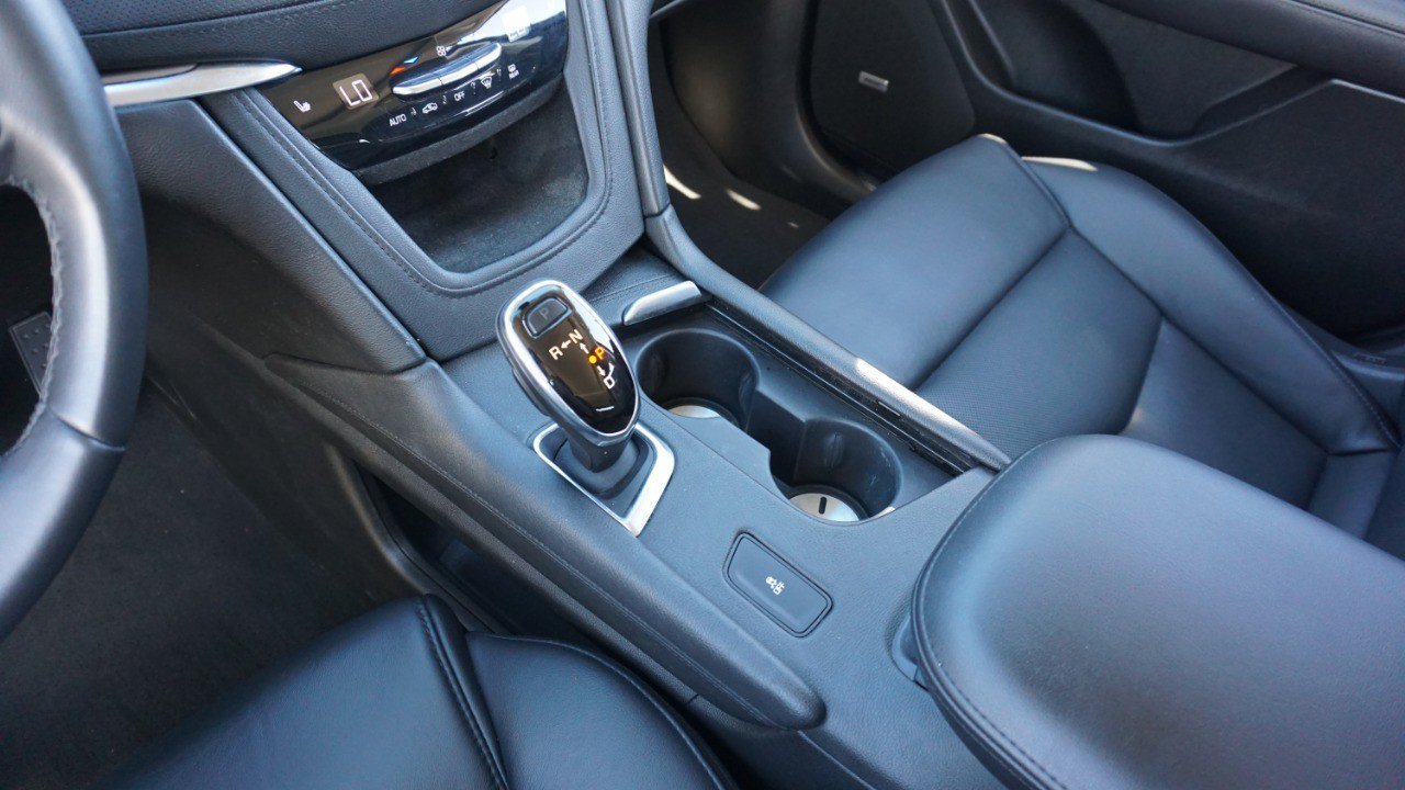 Used 2018 Cadillac XT5 Luxury w/ Driver Awareness Package image 19