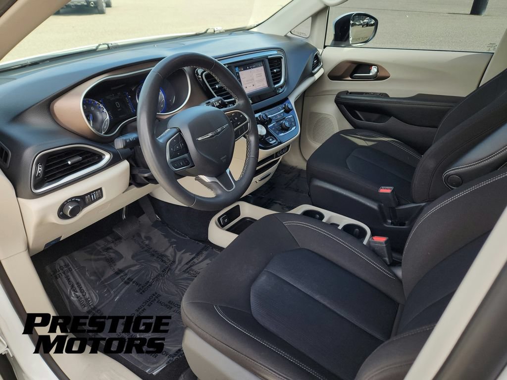 Used 2022 Chrysler Voyager LX FWD image 20
