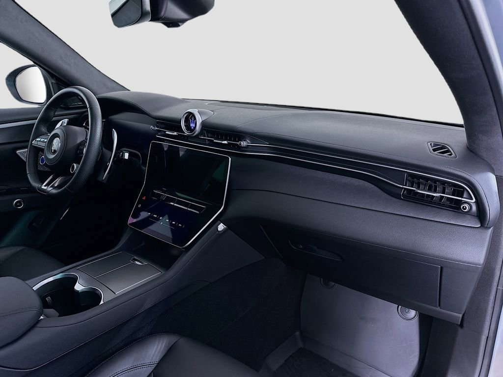 Used 2024 Maserati Grecale GT image 32