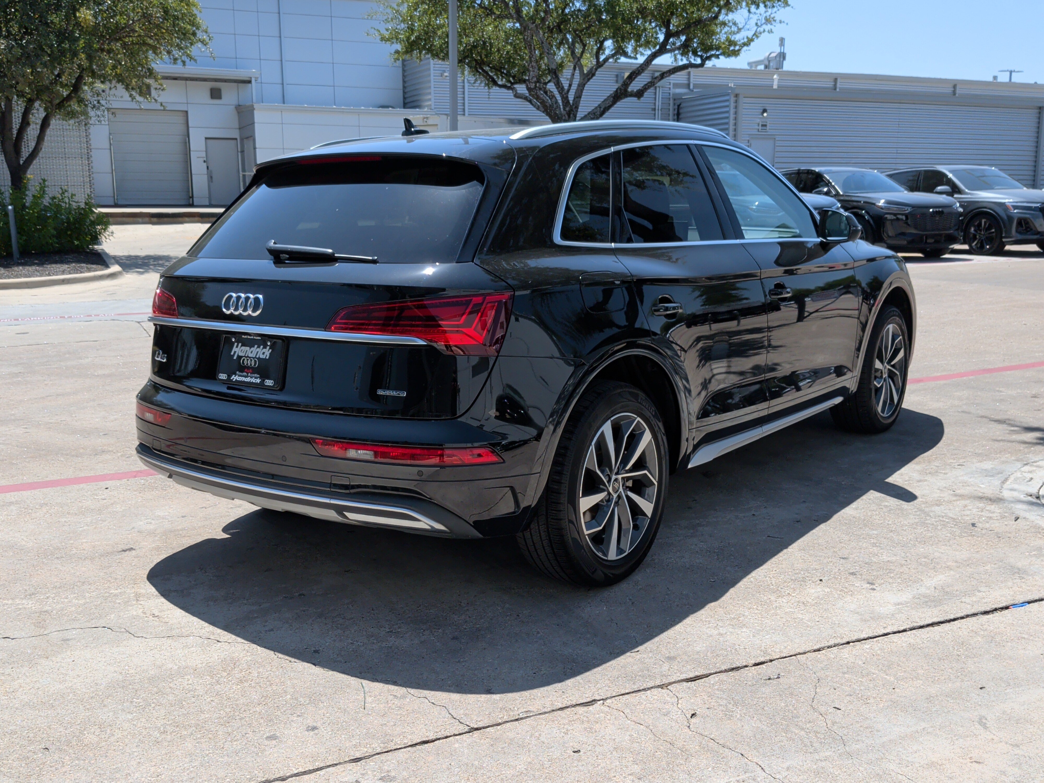 Used 2021 Audi Q5 2.0T Premium Plus w/ Premium Plus Package AWD/4WD image 10