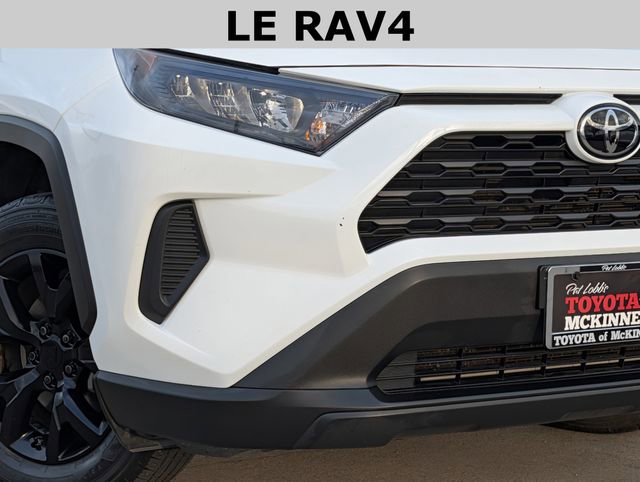 Used 2022 Toyota RAV4 LE image 3