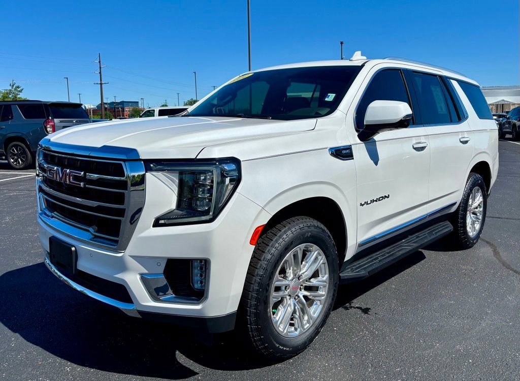 Used 2022 GMC Yukon SLT w/ SLT Premium Package AWD/4WD image 3