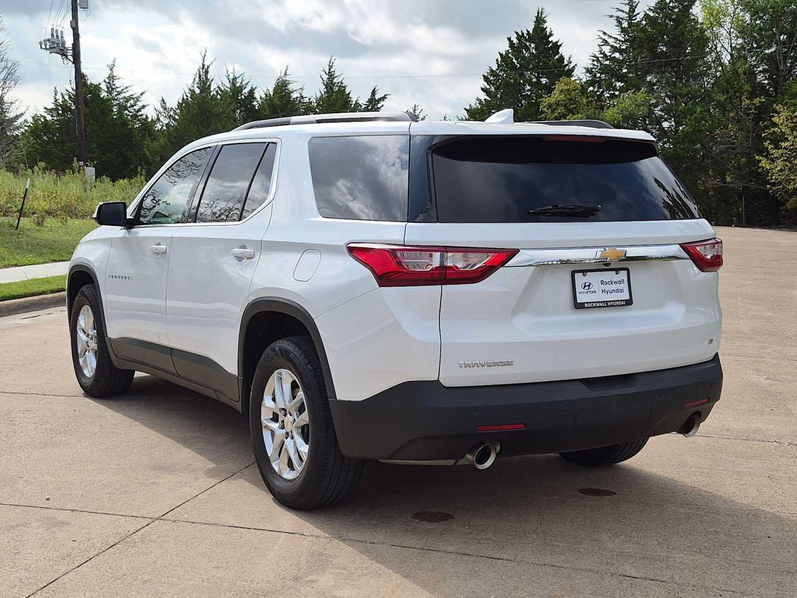 Used 2019 Chevrolet Traverse LT FWD image 12