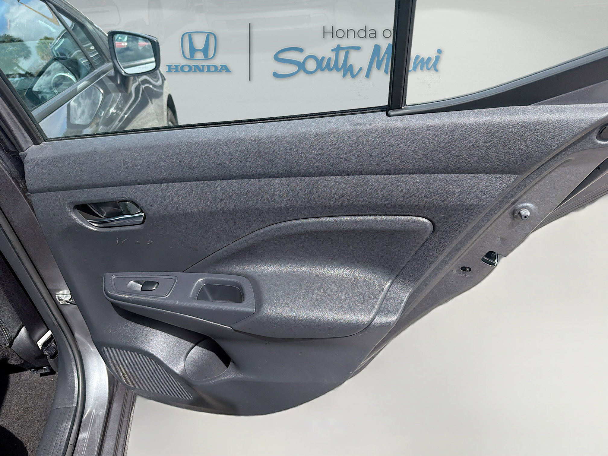 Used 2025 Nissan Versa SV image 29