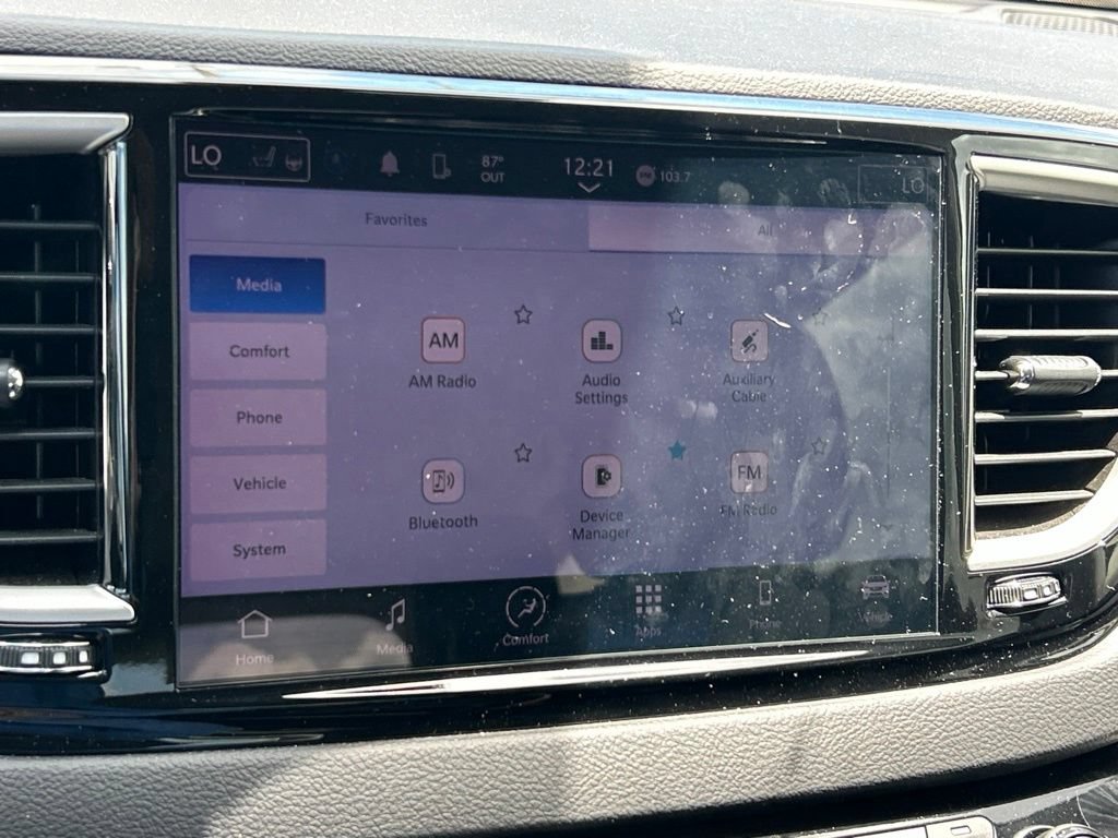 Used 2024 Chrysler Pacifica Touring-L FWD image 32