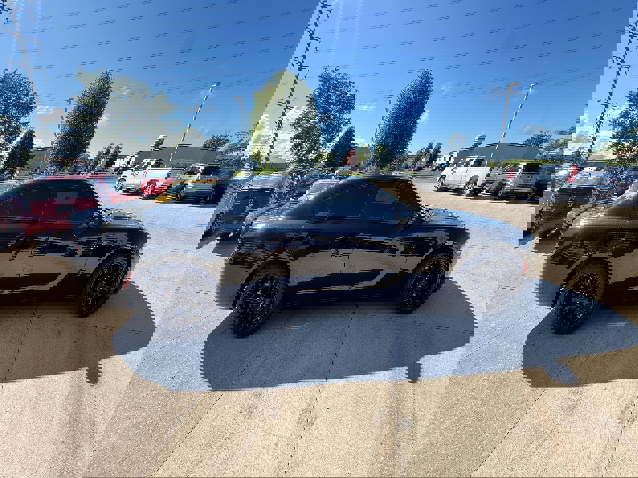 Used 2020 Dodge Charger SXT w/ Leather Interior Group image 2