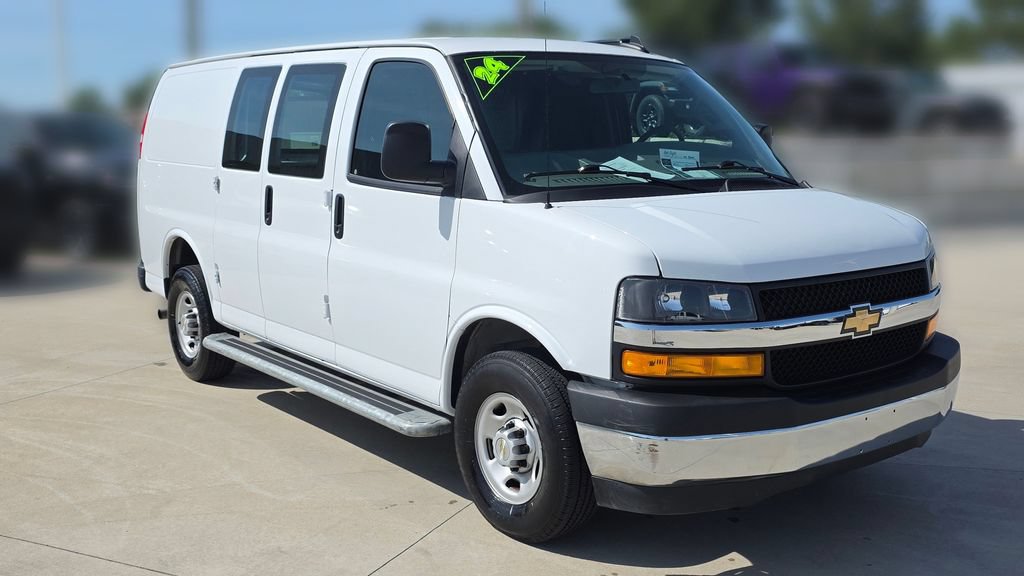 Used 2024 Chevrolet Express 2500 w/ Driver Convenience Package RWD image 7