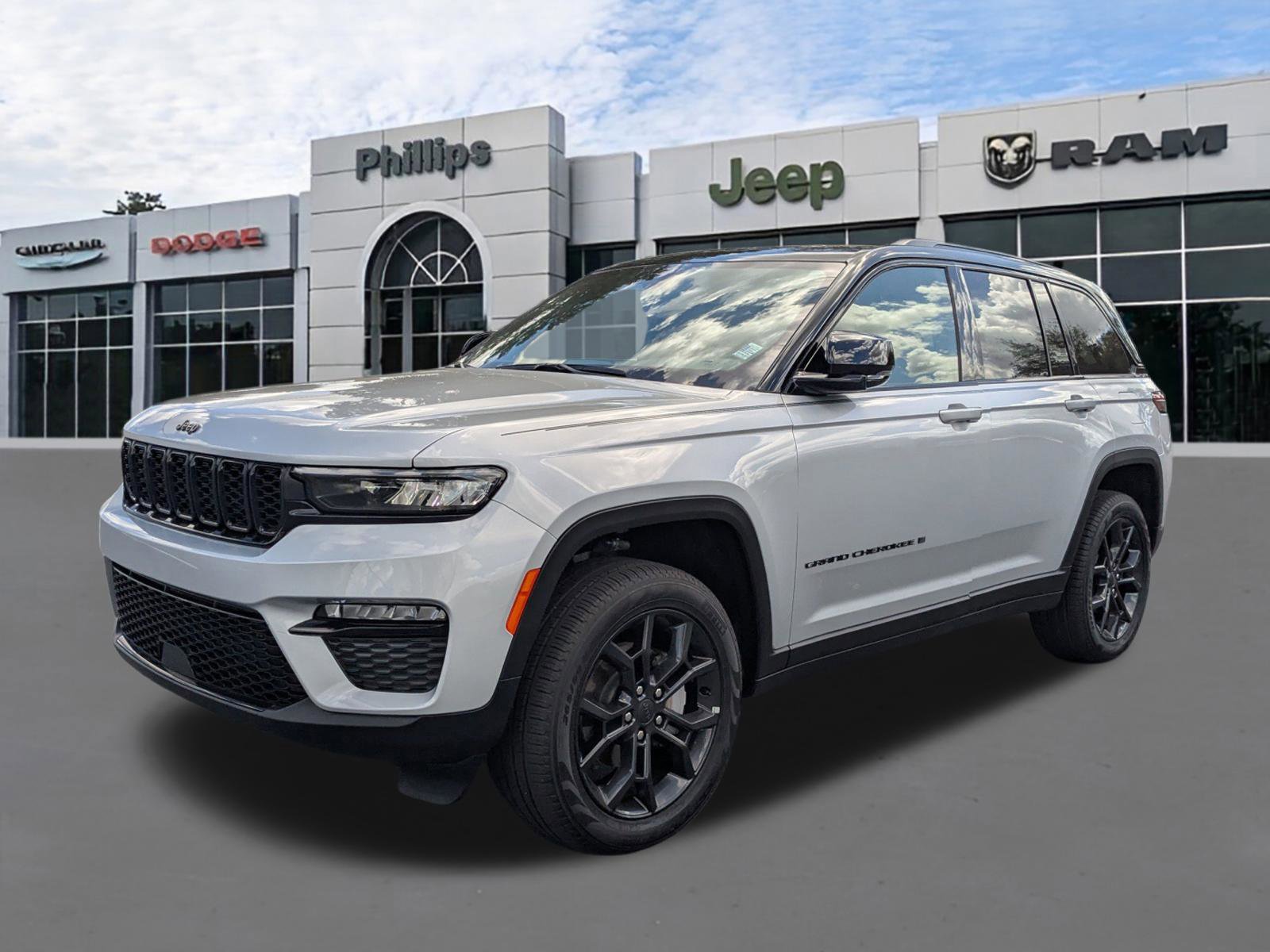 New 2025 Jeep Grand Cherokee Limited w/ Trailer Tow Package image 7