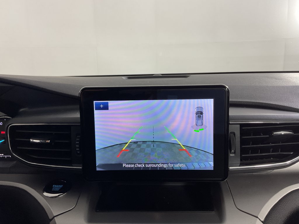 Used 2022 Ford Explorer XLT w/ Equipment Group 202A AWD/4WD image 29