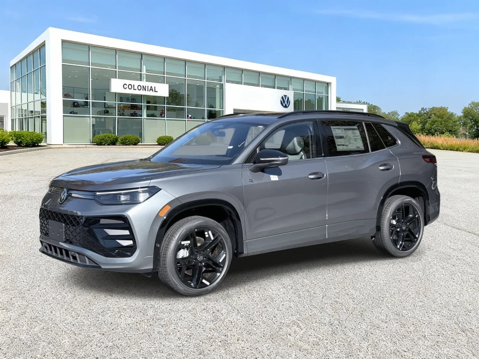 New 2026 Volkswagen Tiguan SE R-Line AWD/4WD image 1