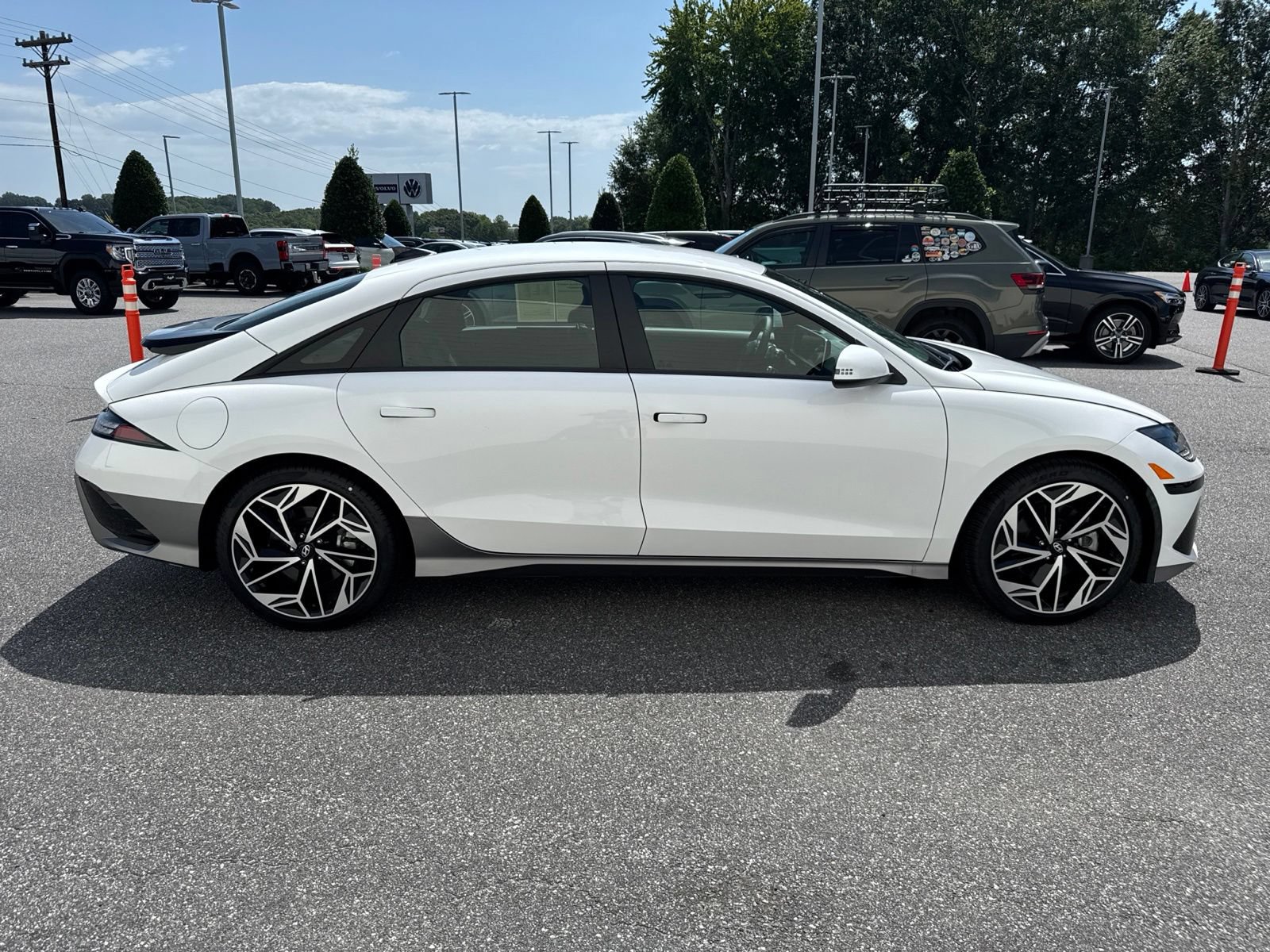 Used 2025 Hyundai Ioniq 6 SEL RWD image 8