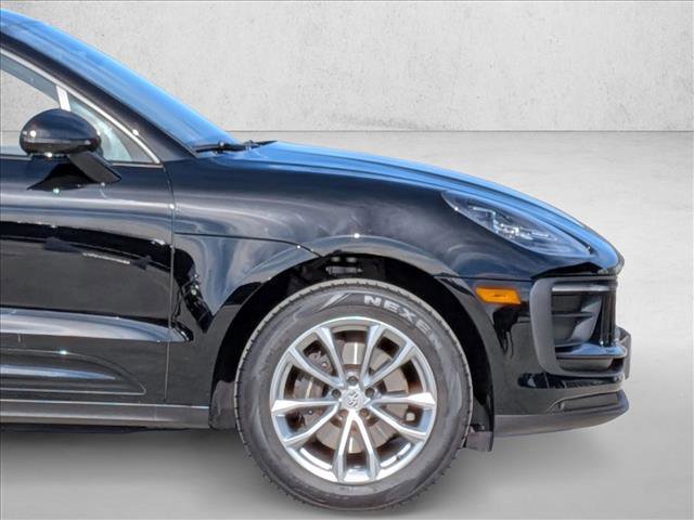 Certified 2024 Porsche Macan image 11