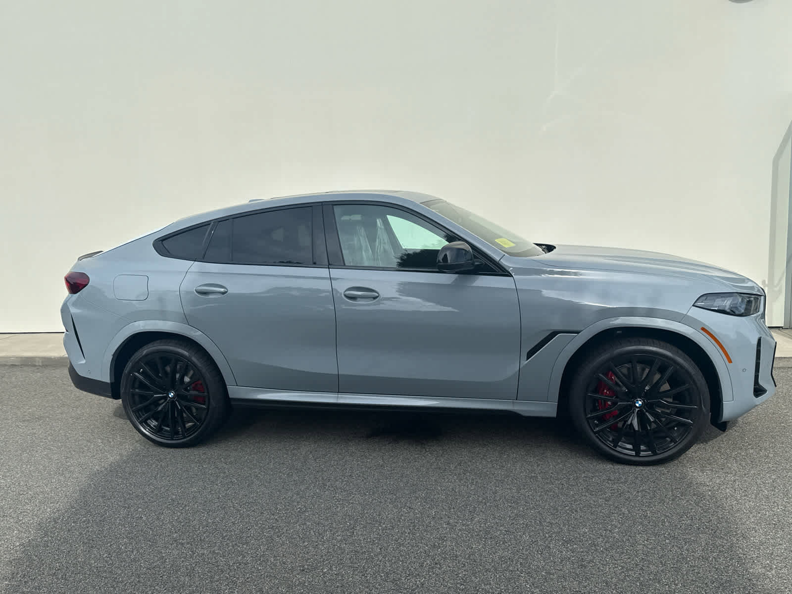 New 2026 BMW X6 M60i image 8