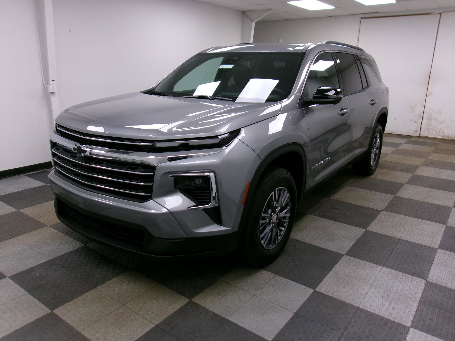 New 2026 Chevrolet Traverse LT w/ Driver Confidence Package FWD image 1