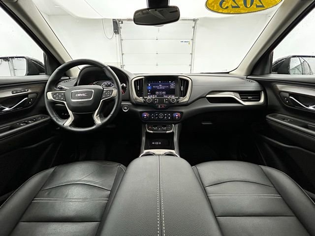 Used 2023 GMC Terrain Denali image 2