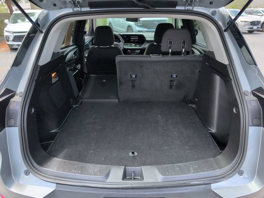 Used 2025 Chevrolet TrailBlazer LT AWD/4WD image 29
