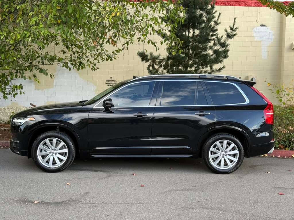 Used 2017 Volvo XC90 T6 Momentum w/ Vision Package image 37