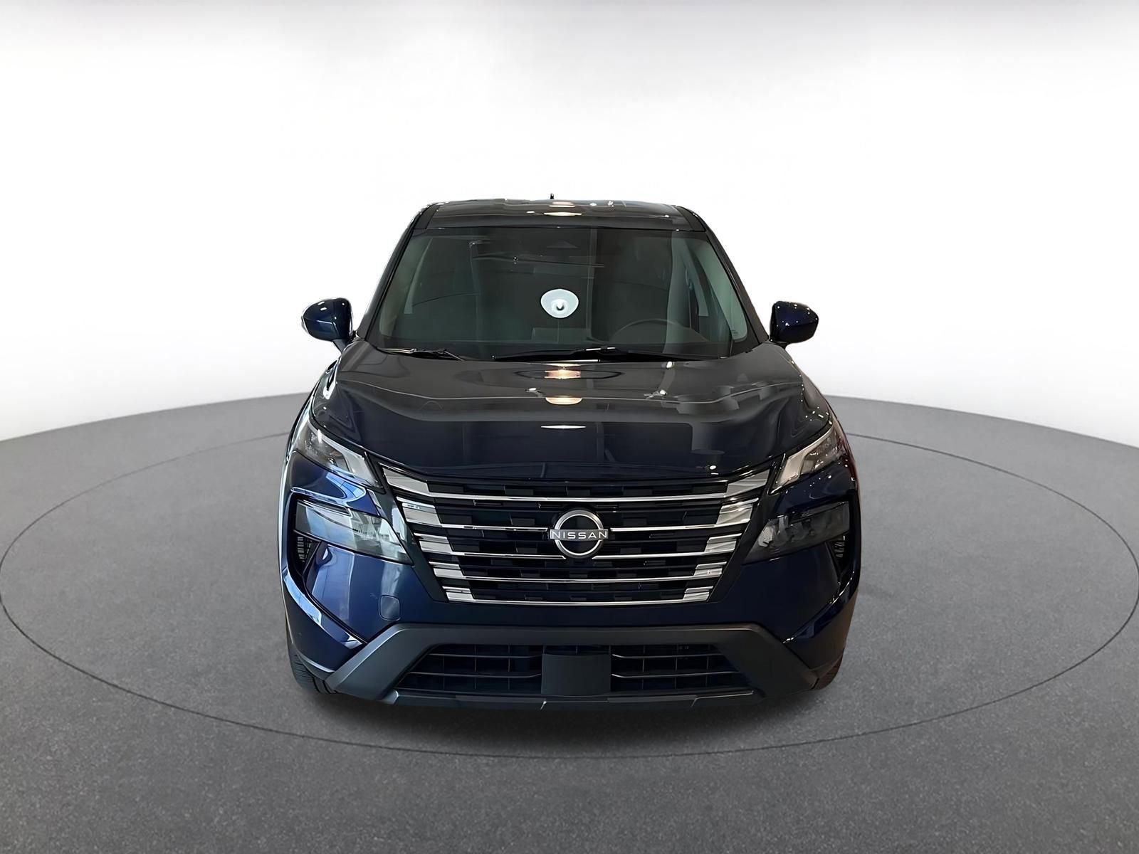 Used 2025 Nissan Rogue SV image 4