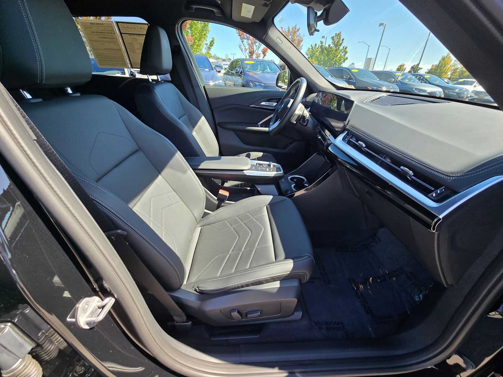 Used 2025 BMW X1 xDrive28i AWD/4WD image 11