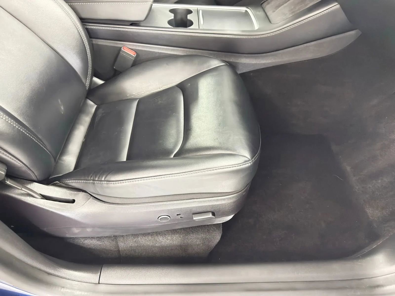 Used 2021 Tesla Model Y Long Range AWD/4WD image 22