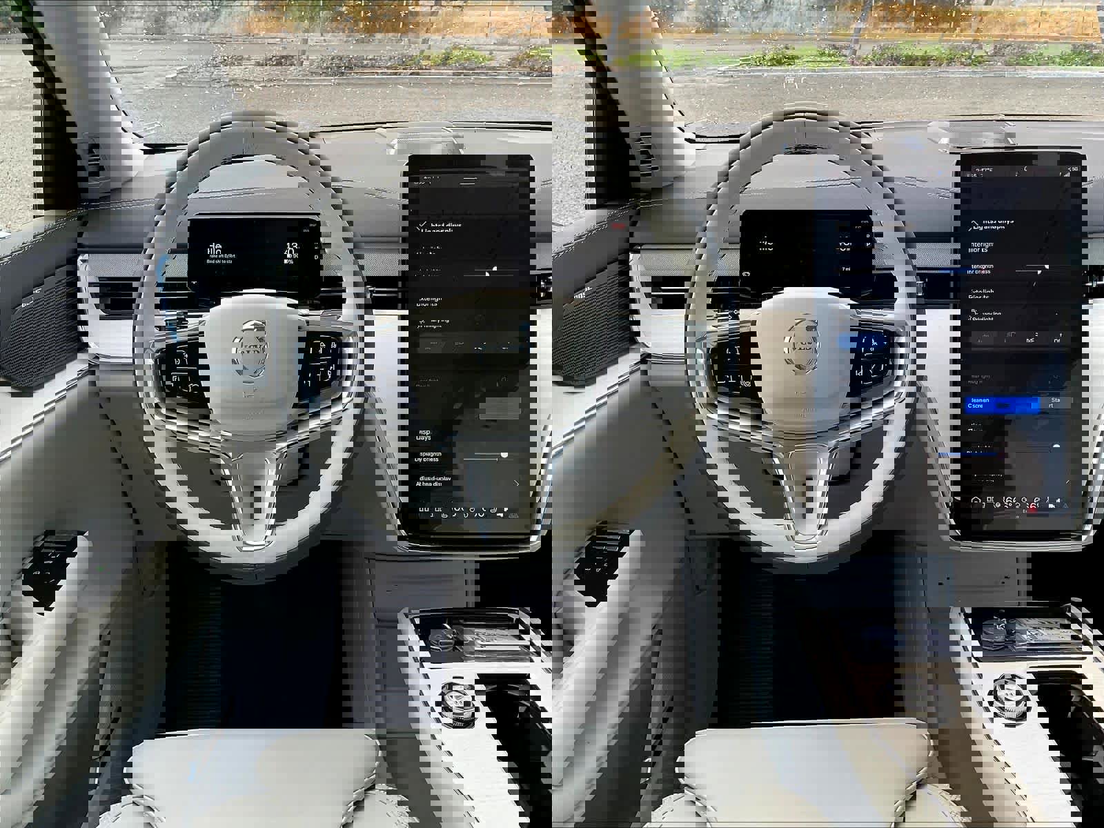 New 2025 Volvo EX90 Plus image 15