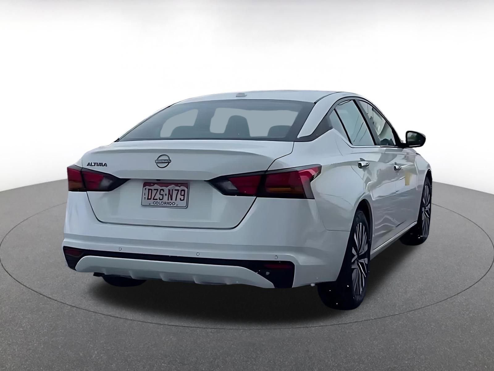 Used 2025 Nissan Altima 2.5 SV image 14