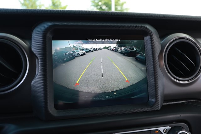 Used 2022 Jeep Wrangler Unlimited Sport AWD/4WD image 17