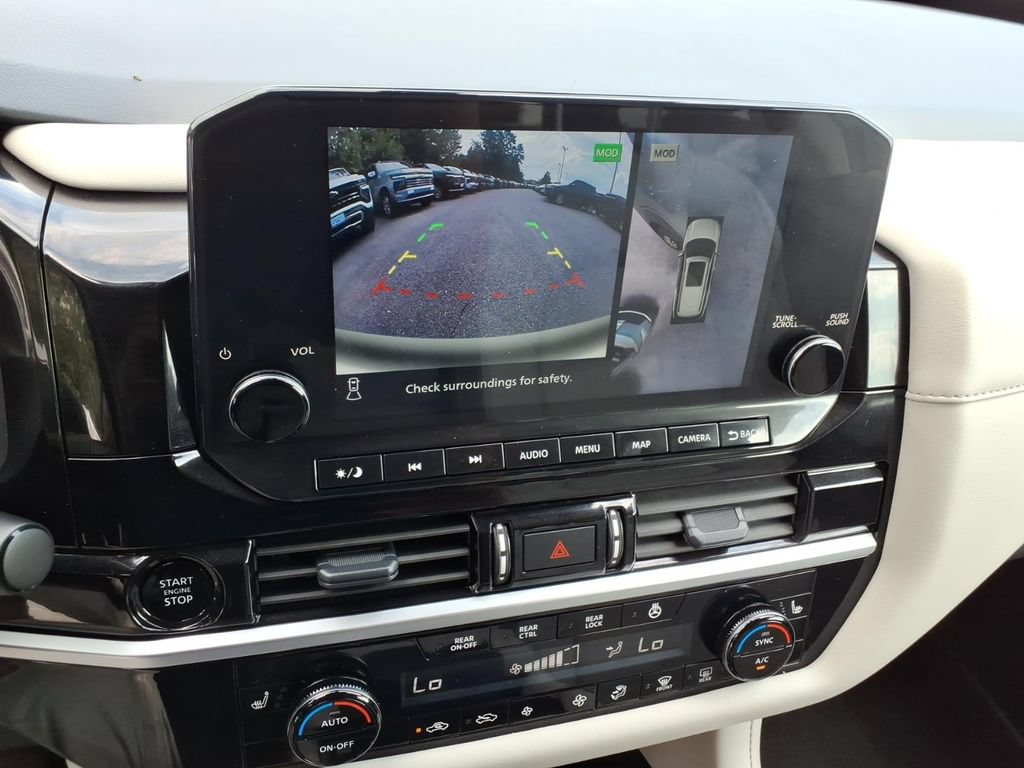 Used 2025 Nissan Pathfinder SL FWD image 28