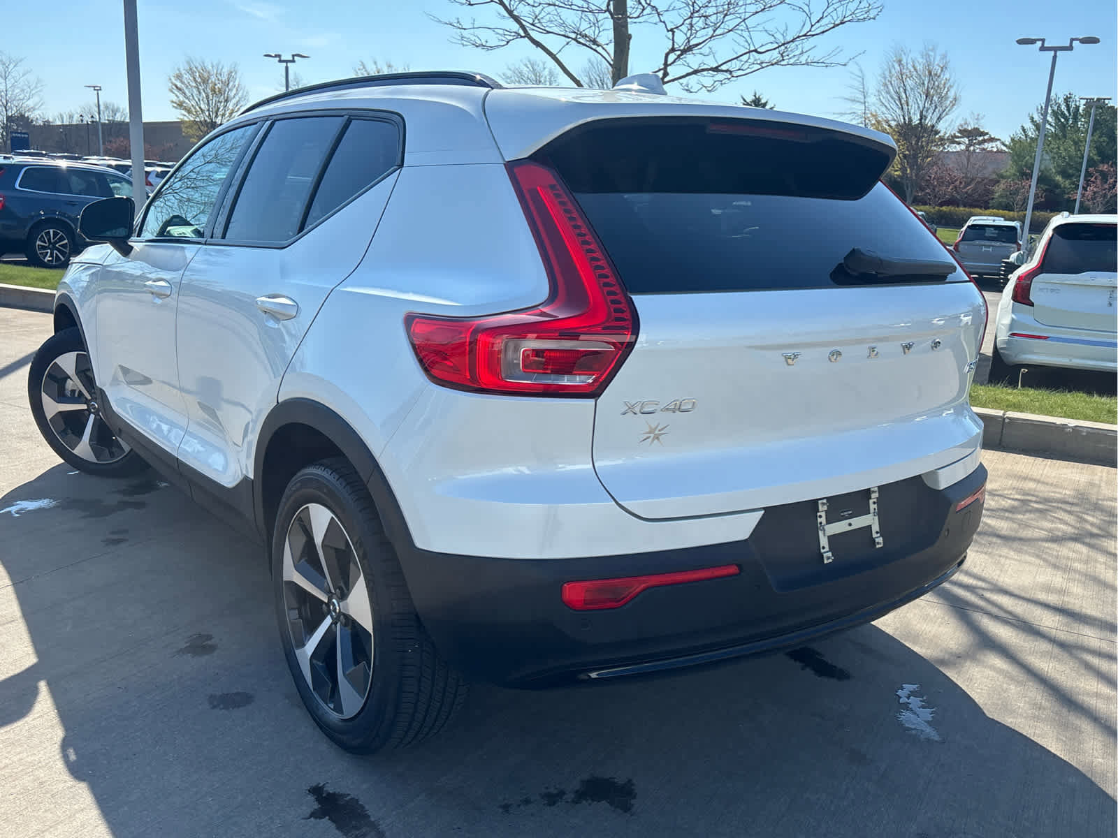 Used 2026 Volvo XC40 B5 Plus AWD/4WD image 4