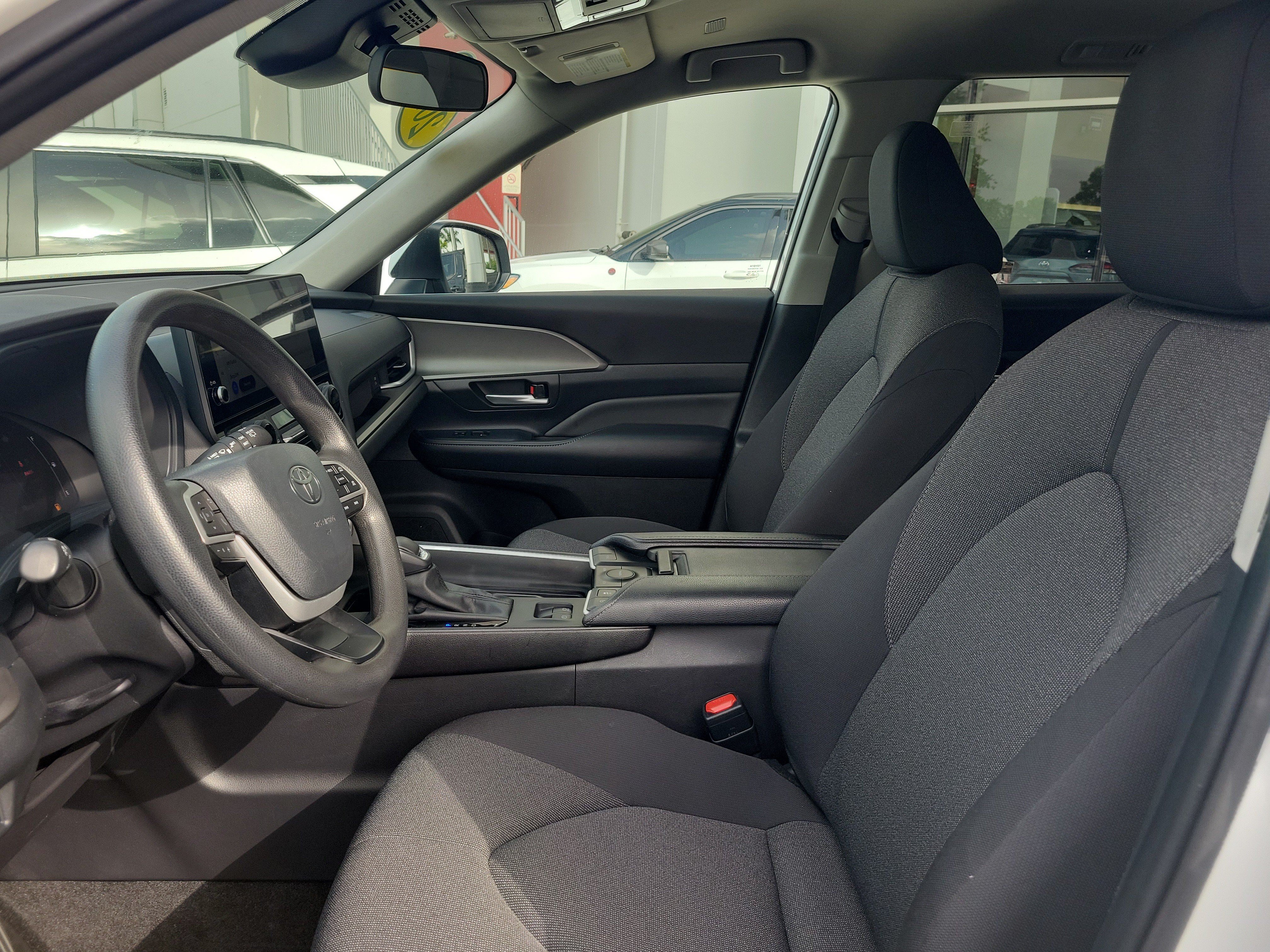 Used 2025 Toyota Grand Highlander FWD image 23