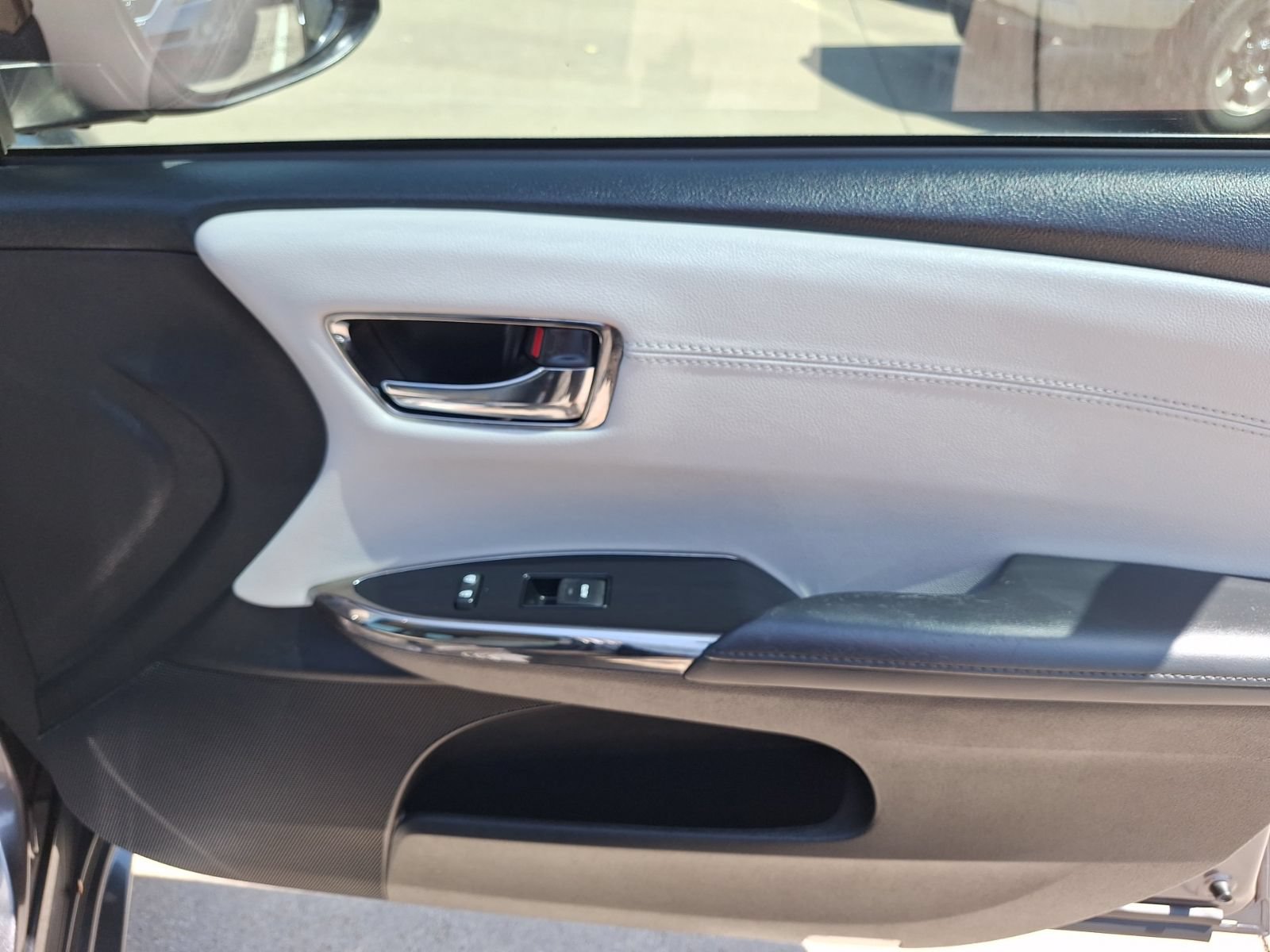 Used 2016 Toyota Avalon XLE Premium FWD image 36