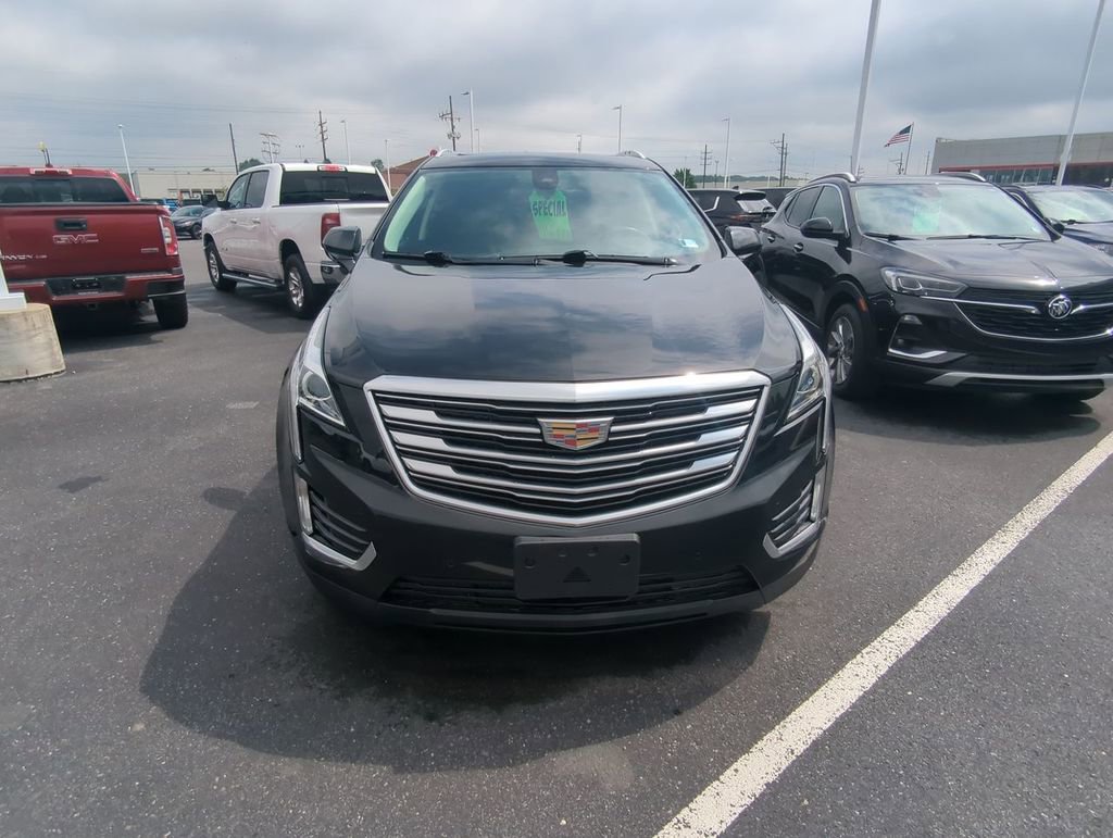 Used 2017 Cadillac XT5 Luxury w/ Driver Awareness Package AWD/4WD image 3