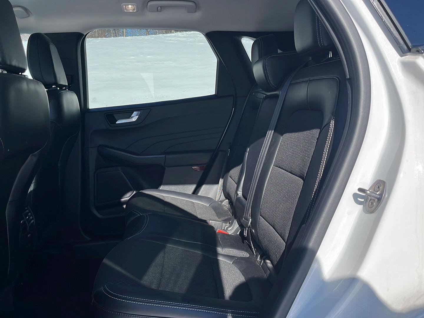 Used 2024 Ford Escape SE image 17