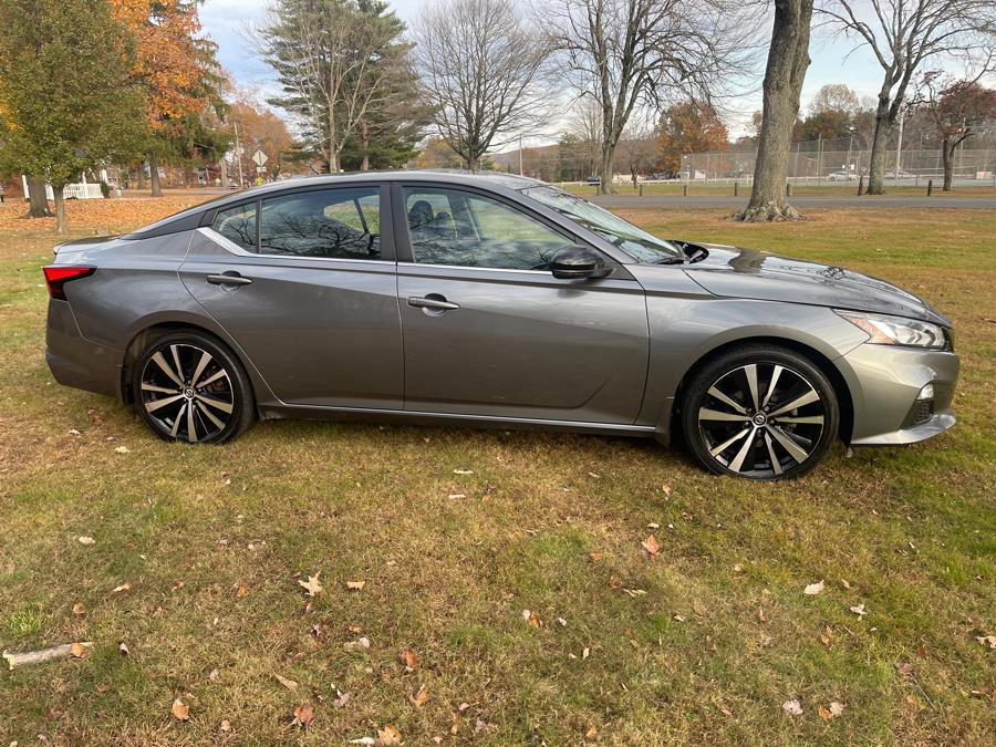 Used 2021 Nissan Altima 2.5 SR w/ SR Premium Package image 4