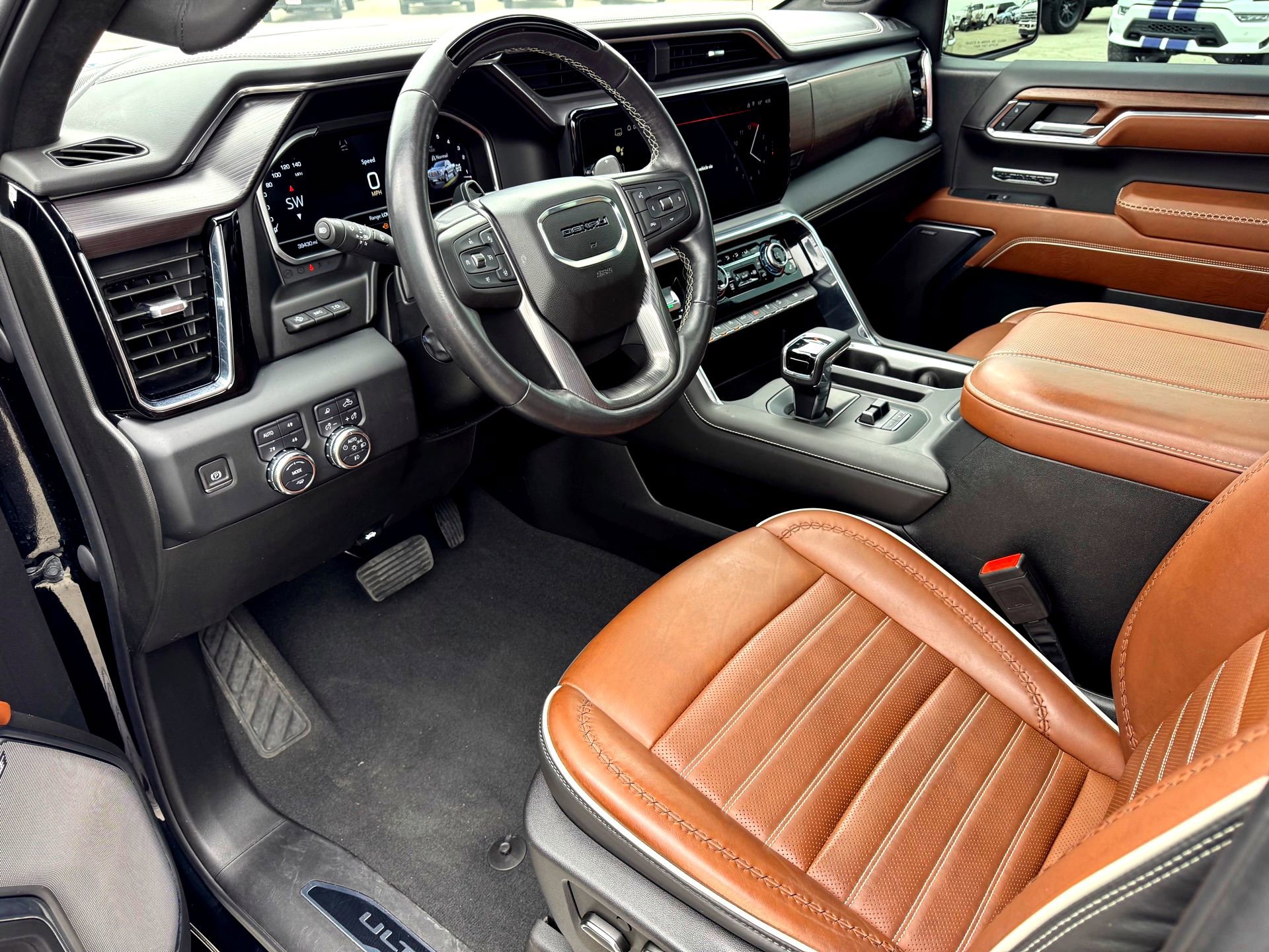 Used 2023 GMC Sierra 1500 Denali Ultimate AWD/4WD image 11