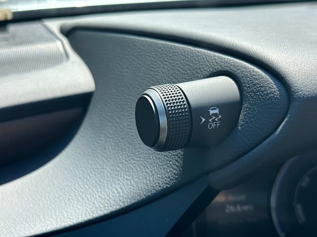 New 2025 Lexus ES 300h F Sport image 19