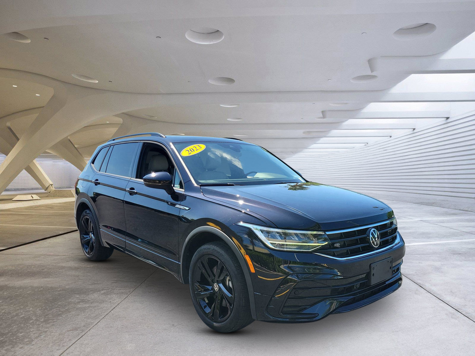 Used 2023 Volkswagen Tiguan SE R-Line