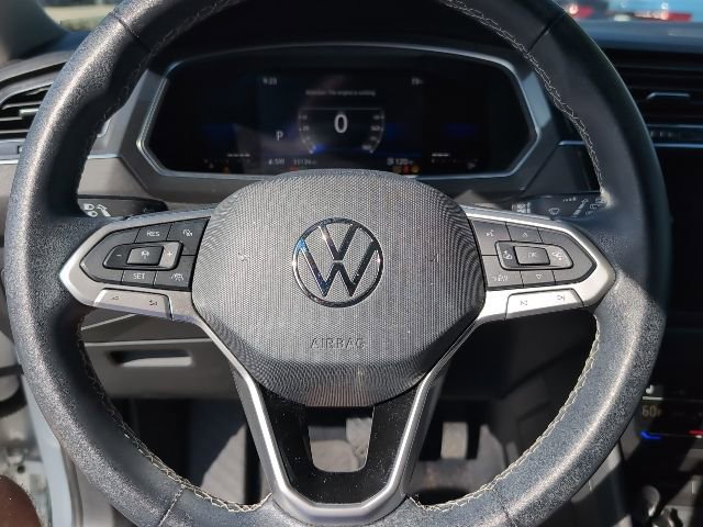 Used 2022 Volkswagen Tiguan SE FWD image 11