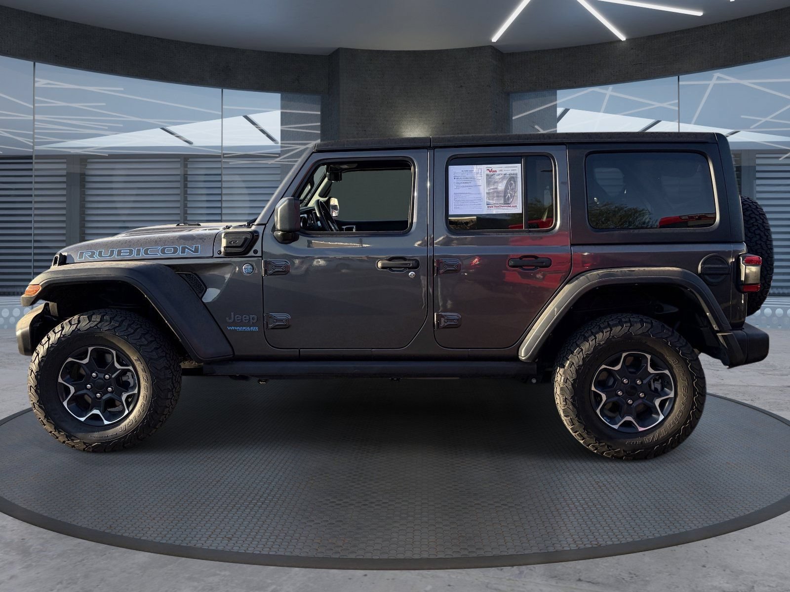 Used 2022 Jeep Wrangler Unlimited Rubicon 4xe AWD/4WD image 3