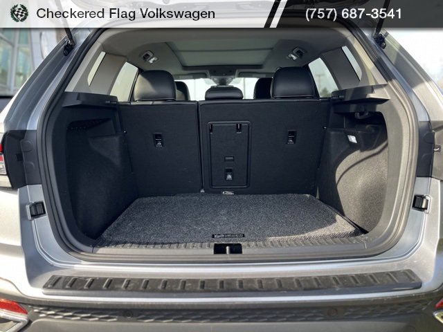 Used 2025 Volkswagen Taos SEL image 6