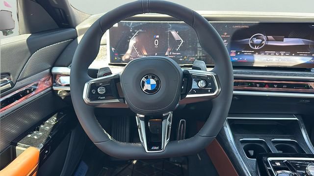 Certified 2025 BMW 760i xDrive w/ Premium Package AWD/4WD image 11