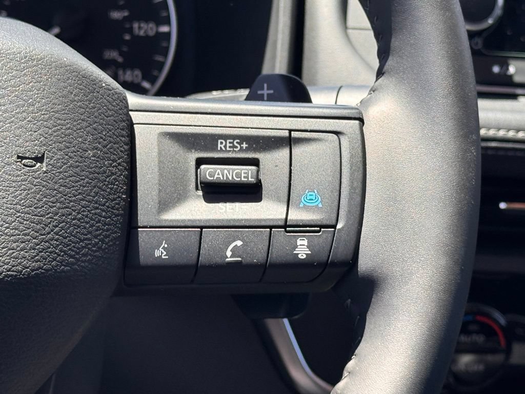 Certified 2025 Nissan Rogue SV AWD/4WD image 17