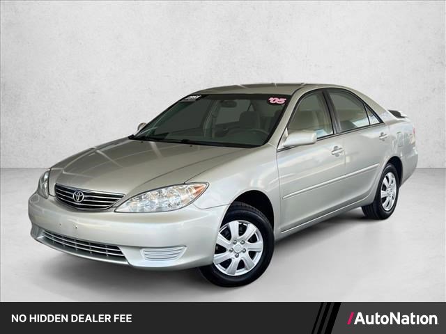 Used 2005 Toyota Camry LE FWD image 1