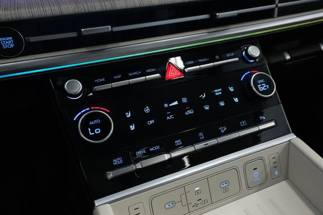 Used 2025 Hyundai Santa Fe Calligraphy AWD/4WD image 16